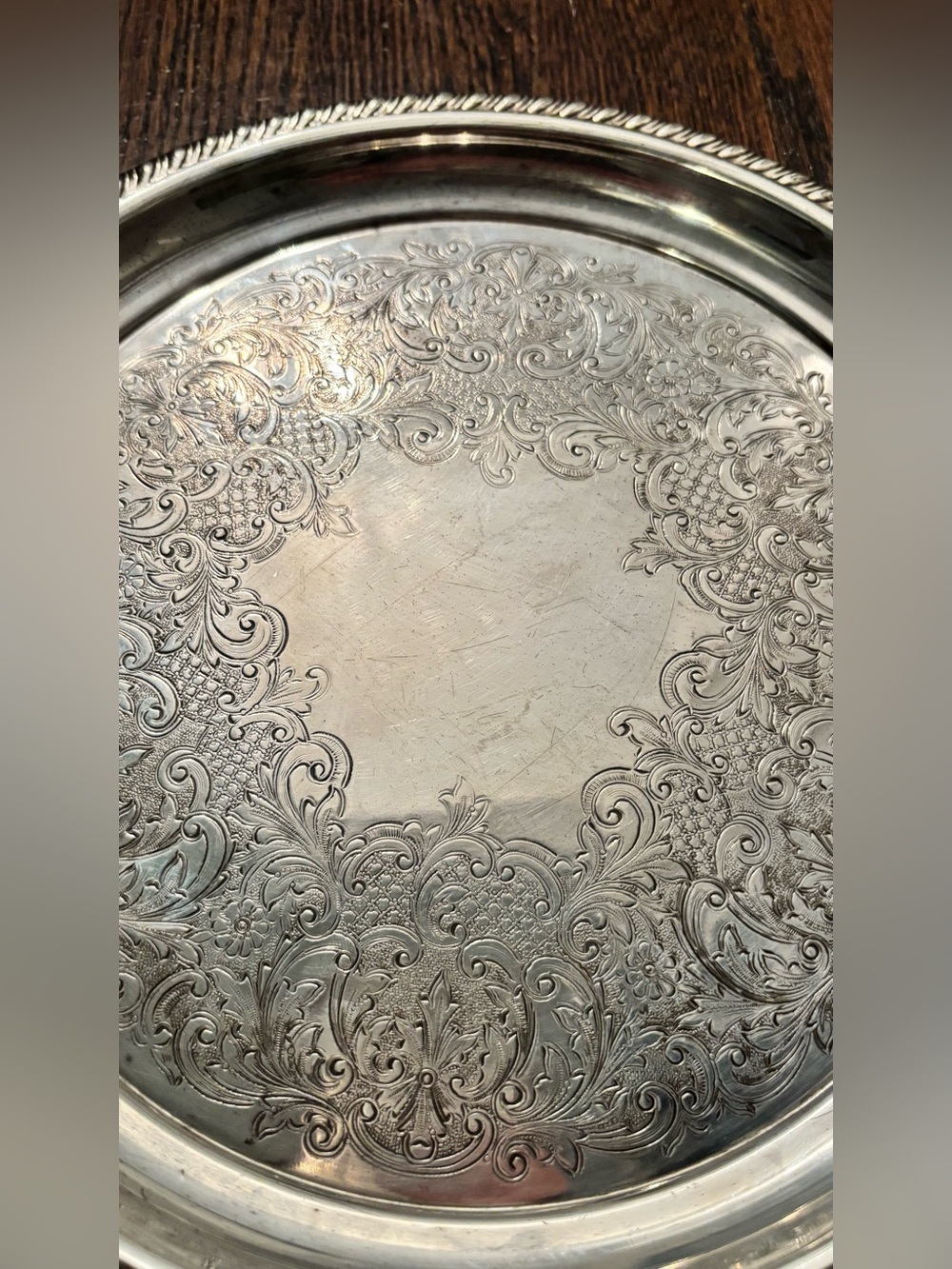 Vintage Wm Rogers Silver Plate Tray Platter 10” Round tray - Picture 2 of 4